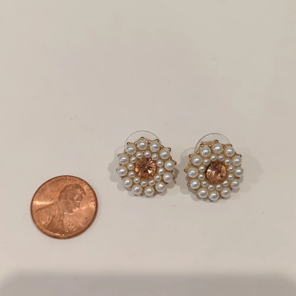 Faux pearl and pink topaz earrings - Picture 2 of 4